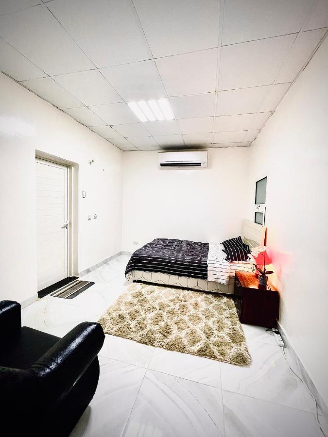 Private 2Bedroom Villa With T&B And Kitchenette Near Abu Dhabi International Airport Екстериор снимка
